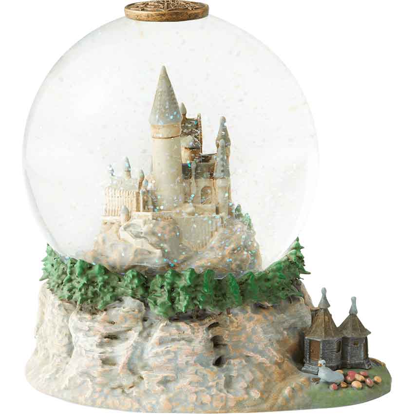 Hogwarts Snow Globe, Officially Licensed Harry Potter Merchandise Hogwarts  Castle Collectible and Christmas Decor