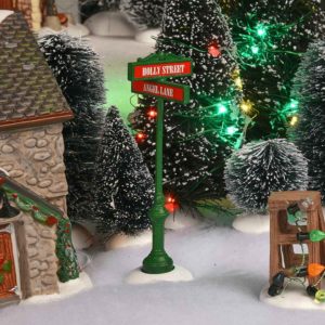 Dept 56 67922 Santa's buy Helpers Village accessory Xmas snowman