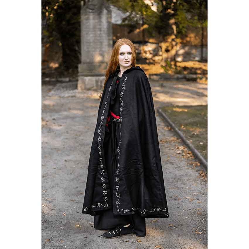 Hooded store wool cloak